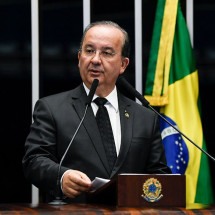 Jorginho Mello brinca em separar o Brasil: 'Passamos uma trena' - Jefferson Rudy/Agência Senado