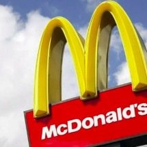 Era só o que faltava: Cliente do McDonald"s é atendida por funcionário que estava no banheiro - divulgação