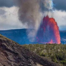 Homem cai de penhasco ao tentar ver erupção de vulcão - Hawai'i Volcanoes National Park