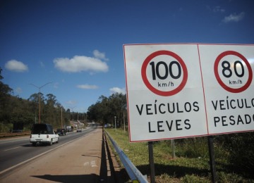 Trecho entre BH e Juiz de Fora terá novos limites de velocidade com monitoramento por radares -  (crédito: Alexandre Guzanshe/EM/D.A Press )