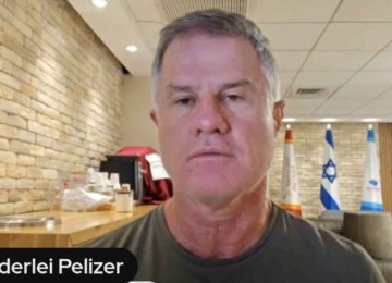 Diferentemente de outros gestores brasileiros que conseguiram cruzar a fronteira de Israel com a Jordânia por terra, o vice-prefeito de Uberlândia, Vanderlei Pelizer (PL), optou por permanecer no país em guerra -  (crédito: Redes Sociais/Reprodução)