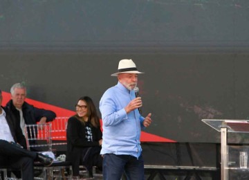 Pode-se chamar de populistas as propostas de Lula para transferência de renda para famílias de baixa renda do governo -  (crédito: EDÉSIO FERREIRA/EM/D.A.PRESS)