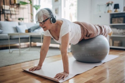 5 exercícios no colchonete que fortalecem o core e aliviam dores sem precisar de aparelhos -  (crédito: Hirurg de Getty Images Signature)
