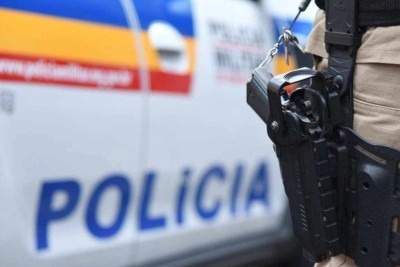 Segundo a PM, a dupla foi baleada porque apontou armas contra os militares -  (crédito: Gladyston Rodrigues/EM/D.A. Press)