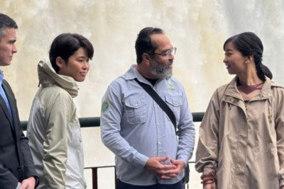 A Princesa Kako de Akishino, sobrinha do sobrinha do  Imperador Naruhito, do Japão, visitou em 15/6 o Parque Nacional do Iguaçu, em Foz do Iguaçu. É a última etapa da visita de Sua Alteza ao Brasil. -  (crédito: Divulgação prefeitura de Foz do Iguaçu)