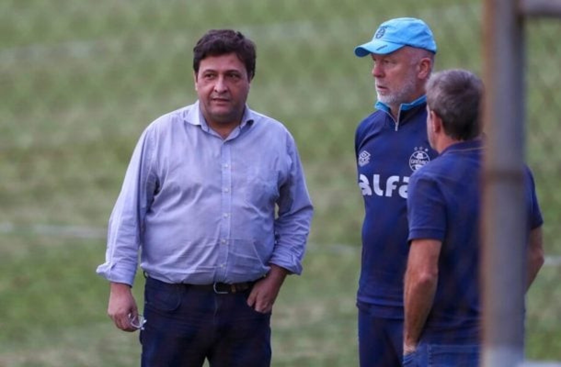Contratação de zagueiro se torna um obstáculo para o Grêmio Contratação de zagueiro se torna um obstáculo para o Grêmio