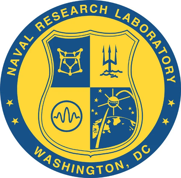 O professor lidera um projeto em colaboração com o Naval Research Laboratory para desenvolver um sistema de alerta que ofereça tempo para o caso de uma tempestade solar perigosa se aproximar. 