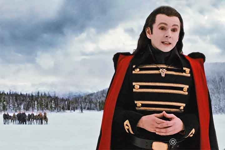 Seu desempenho excêntrico e magnético na saga deu um tom especial ao personagem, conquistando fãs ao redor do mundo.