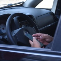 O que diz a lei em MG sobre celular ao volante e por que ainda há dúvidas? - Gladyston Rodrigues/EM/D.A.Press