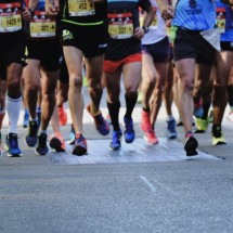 1ª maratona de BH terá largada no Barreiro e servirá petiscos mineiros - Miguel A Amutio Unsplash