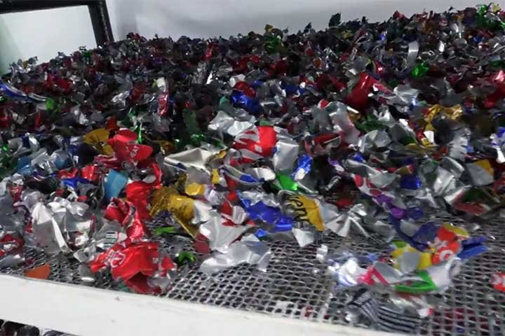 De acordo com a ONG ambiental Blue Peace, que desde 1989 trabalha na proteção do arquipélago maldívio, a superfície atual da ilha tem o tamanho equivalente a 70 campos de futebol. Todos os resíduos descartados no local são provenientes dos resorts da região.