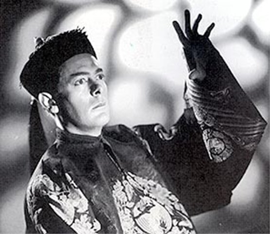 FU-MANCHU - Nascido David Tobias Bamberg, era britânico e dominava vários truques. O mais famoso era As Sombras Chinesas, em que ele usava as mãos para fazer figuras nas sombras. 