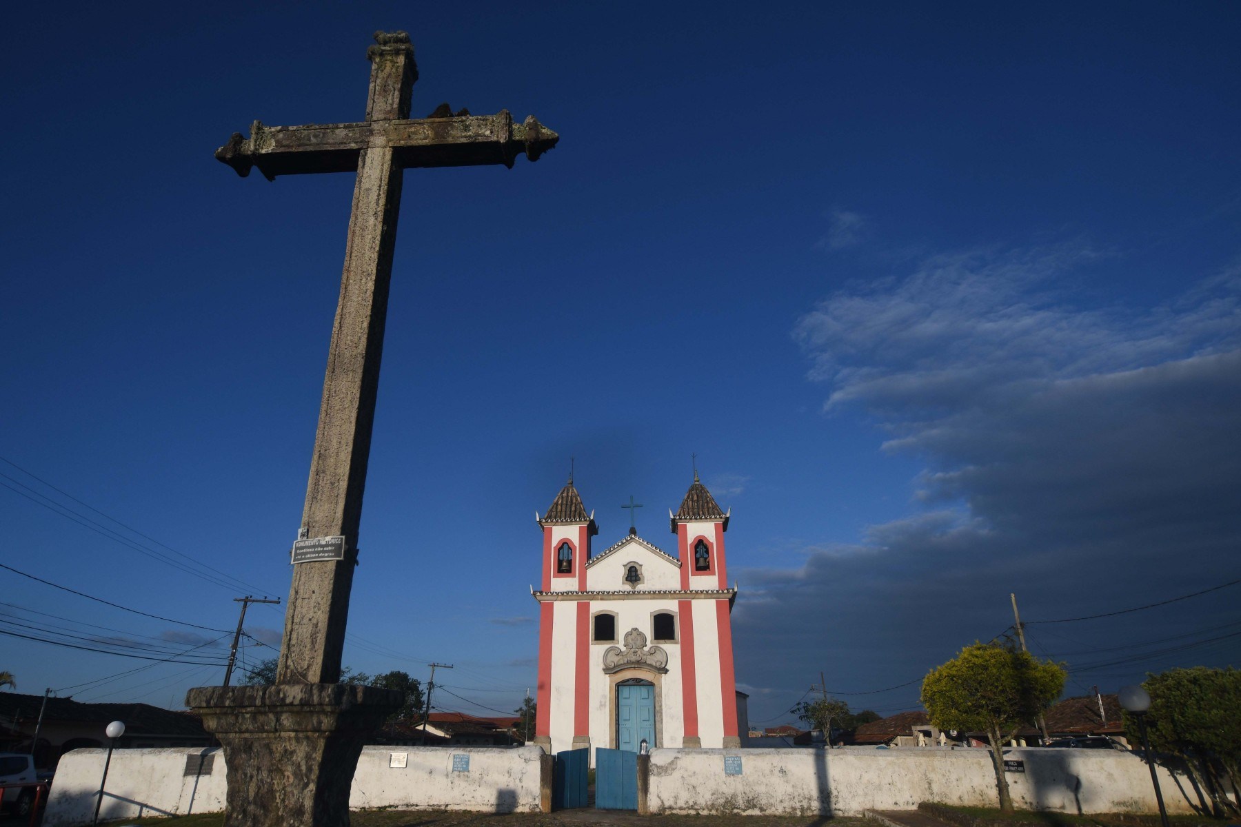  09/05/2022. Credito: Leandro Couri/EM/D.A Press. Brasil. Ouro Preto - MG. Turismo sacro na Estrada Real. na foto, Igreja de Nossa Senhora dos Prazeres, no distrito de Lavras Novas.
      - Leandro Couri/EM/D.A Press. Brasil. Ouro Preto - MG. Turismo sacro na Estrada Real. na foto, Igreja de Nossa Senhora dos Prazeres, no distrito de Lavras Novas.