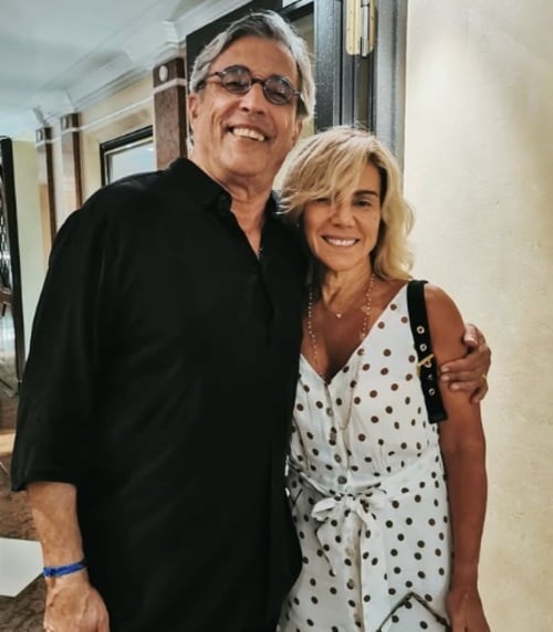 Mais tarde, Ivan se casou com Valéria, com quem está junto até hoje. “Há 41 anos, encontrei a pessoa com quem decidi compartilhar tudo isso: uma mulher maravilhosa que me fez uma pessoa muito melhor”, escreveu o artista em uma publicação recente.

