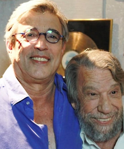 A colaboração com o letrista Vitor Martins resultou em várias de suas canções mais emblemáticas, combinando melodias sofisticadas com letras profundas. Em 1991, eles chegaram a fundar uma gravadora chamada Velas. 

