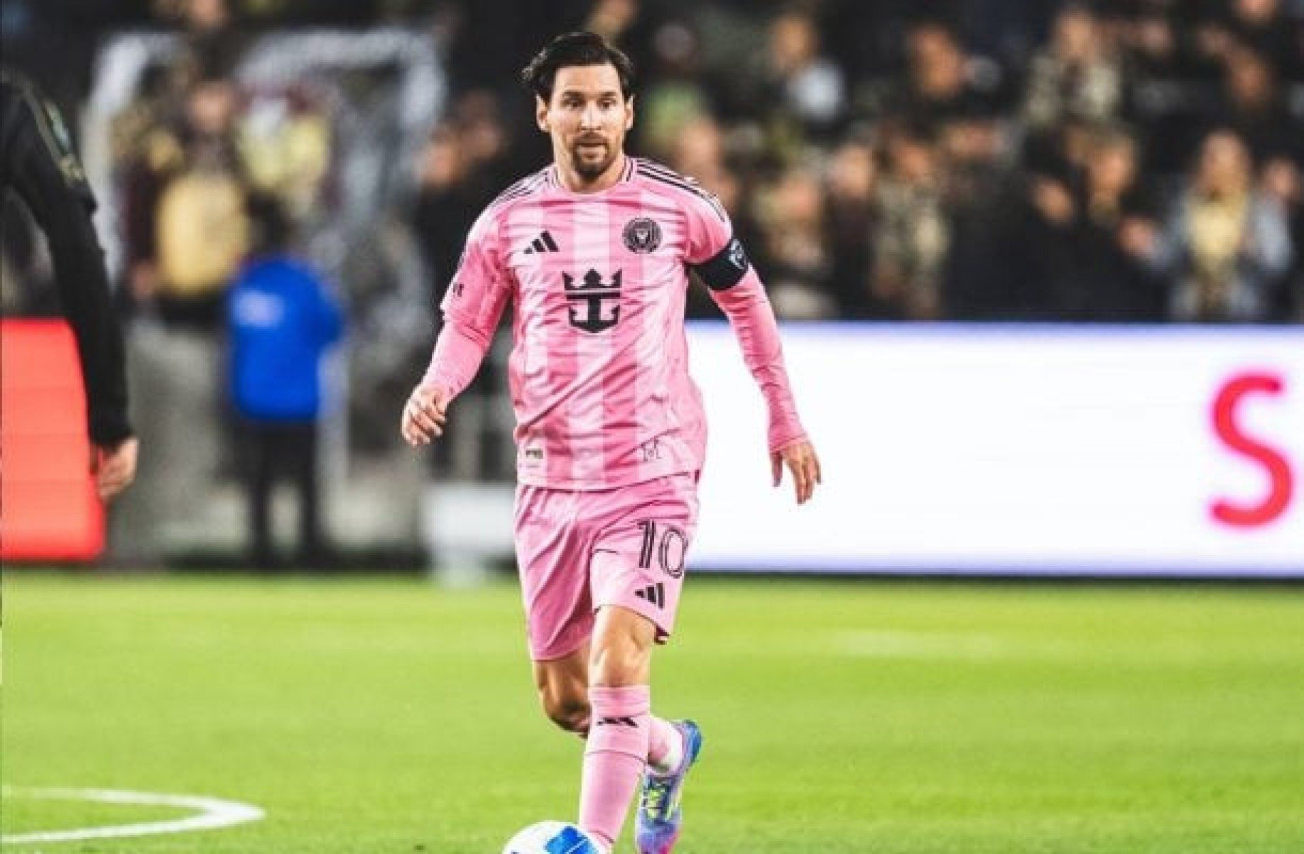 Fã! Messi tieta craque italiano que perdeu pênalti decisivo contra o Brasil