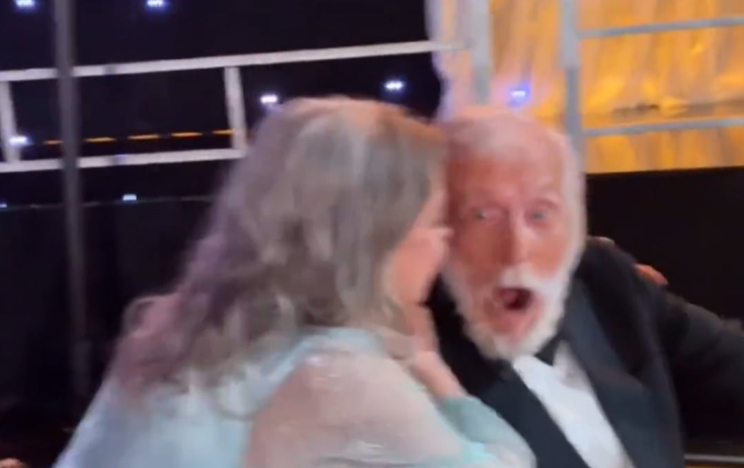 Alguns, inclusive, ainda estão atuantes, como é o caso do ator Dick van Dyke, que em junho de 2024 tornou-se o artista mais velho a receber um prêmio Emmy.  Ele estava presente na cerimônia de premiação e reagiu com surpresa quando seu nome foi anunciado. -Reprodução de vídeo redes sociais redes 