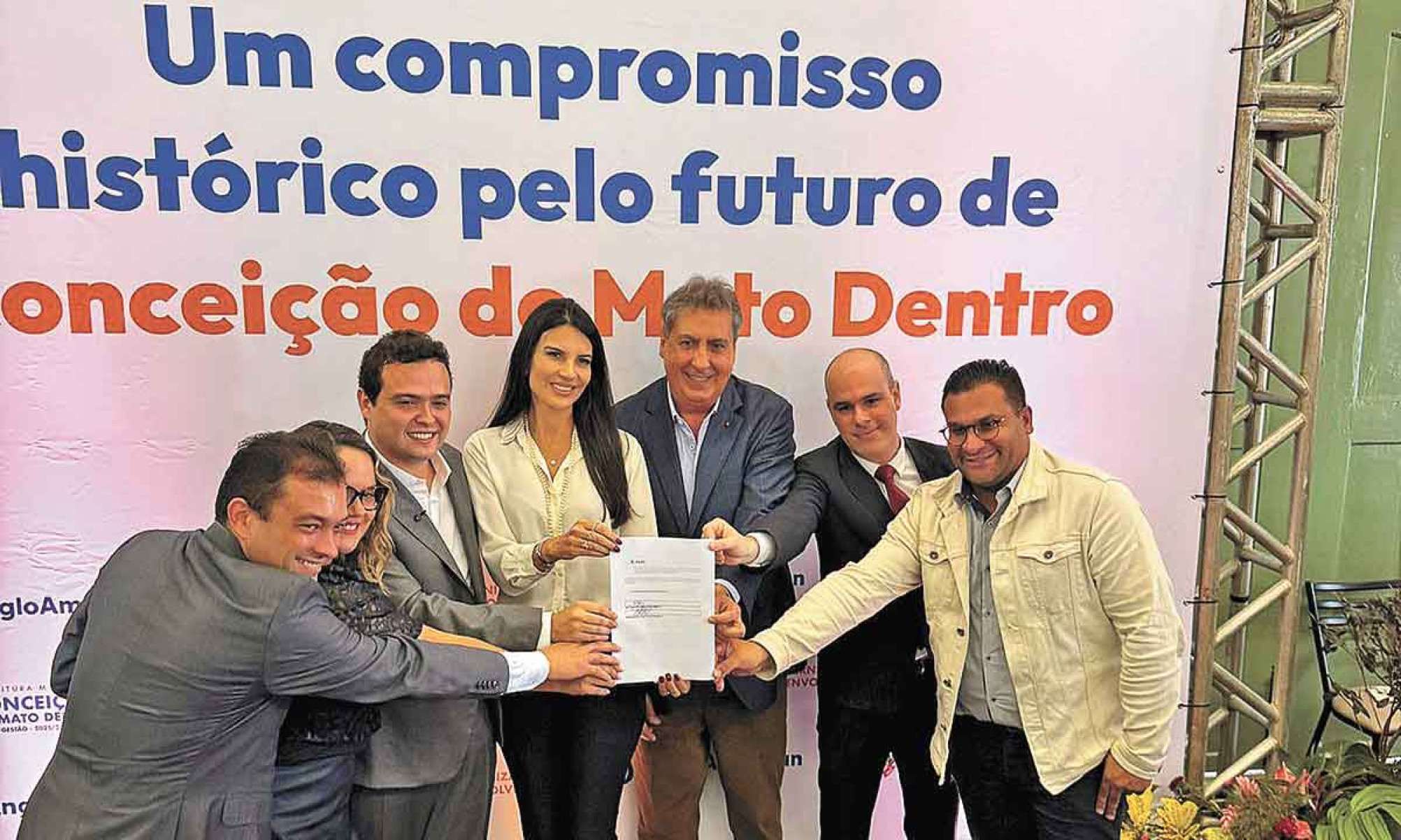 Anglo American e Prefeitura de Conceição do Mato Dentro firmam acordo histórico de R$ 500 milhões - (crédito: Divulgação) Anglo American e Prefeitura de Conceição do Mato Dentro firmam acordo histórico de R$ 500 milhões - (crédito: Divulgação)