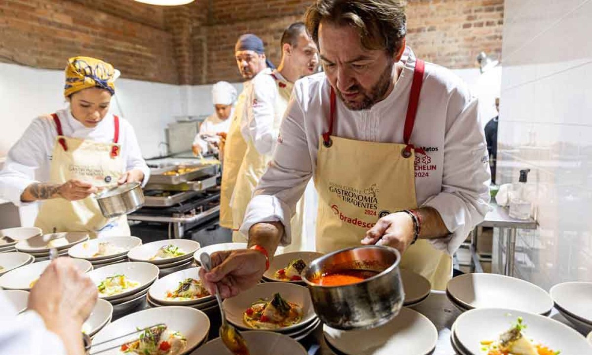 Chef mais estrelado de Portugal pelo Guia Michelin, Vítor Matos retorna a Tiradentes em agosto - (crédito: Pedro Raimundo/Divulgação) Chef mais estrelado de Portugal pelo Guia Michelin, Vítor Matos retorna a Tiradentes em agosto - (crédito: Pedro Raimundo/Divulgação)