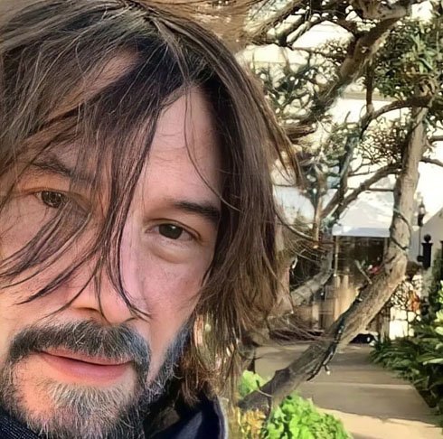 Mas, quando um famoso menciona a insegurança no Brasil, o tema ganha outra proporção. Em 2023, por exemplo, o ator Keanu Reeves causou repercussão ao citar a violência no Brasil durante entrevista a Danilo Gentili no programa "The Noite". 