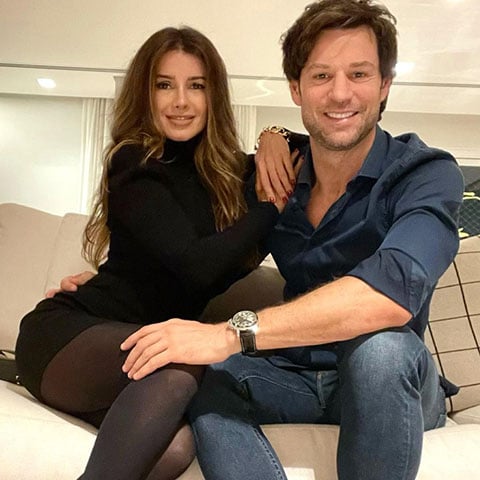 A cantora vivia um relacionamento com o empresário Rony Cecconello desde 2019. “Em respeito todas as pessoas que me querem bem, preciso compartilhar com vocês que o meu relacionamento chegou ao fim", declarou ela em setembro de 2023.
