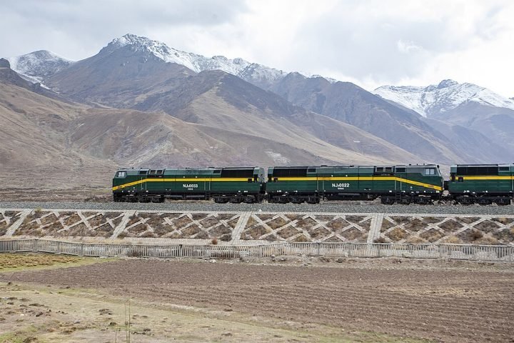 Apesar da altura impressionante, a ferrovia argentina não é a mais alta do mundo. Esse título pertence à Qinghai–Tibet Railway, na China, que chega a 5.072?metros no ponto mais alto.