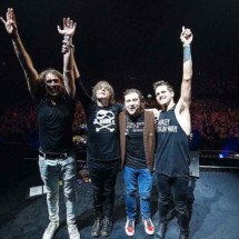 Banda estreia no top 10 da Billboard com álbum lançado há 21 anos - Instagram