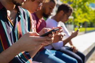Redes sociais sob pressão: plataformas poderão pagar por conteúdo ilegal