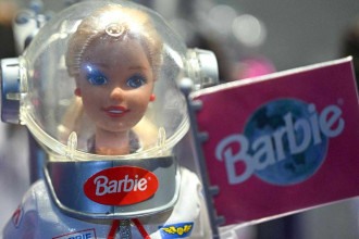 Boneca inteligente: Mattel e ChatGPT se unem para dar 'cérebro' para Barbie