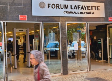 Acusado será julgado por tentativa de homicídio e outros crimes, incluindo peculato e estelionato -  (crédito: Jair Amaral/DA/EM Press)