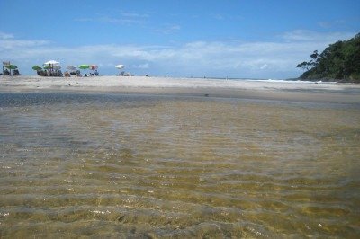  Itacaré (BA)  -  (crédito: Carlos Altman/EM/D.A Press - Itacare - BA. Praia da de Jeribucacu. - A cidade de Itacare na Bahia possui diversas praias totalmente desertas. Um paraiso intocavel que aos poucos se desperta para o ecoturismo. Uma cidade que tem uma vida noturna agitada, bons restaurantes e gente bonita e, com isto, passa atrair turistas do mundo inteiro.)