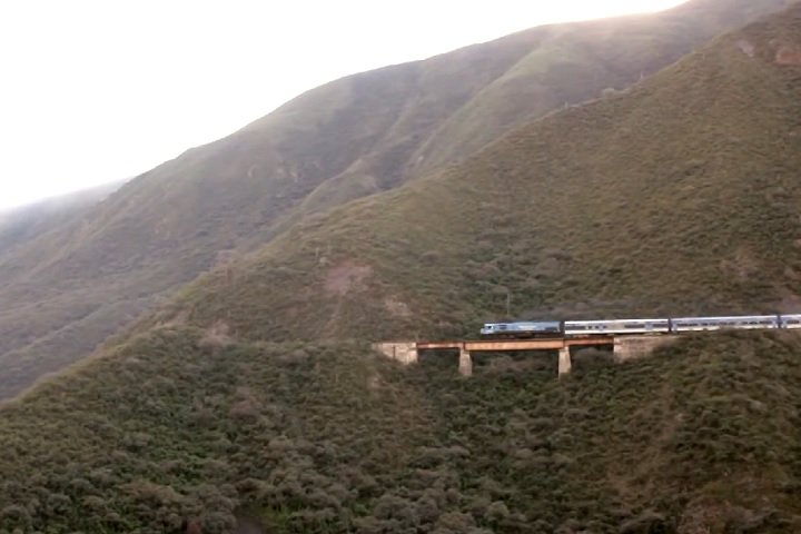 A ferrovia faz parte do Ramal C-14, projeto idealizado nos anos 1920 para ligar a Argentina ao Chile. 