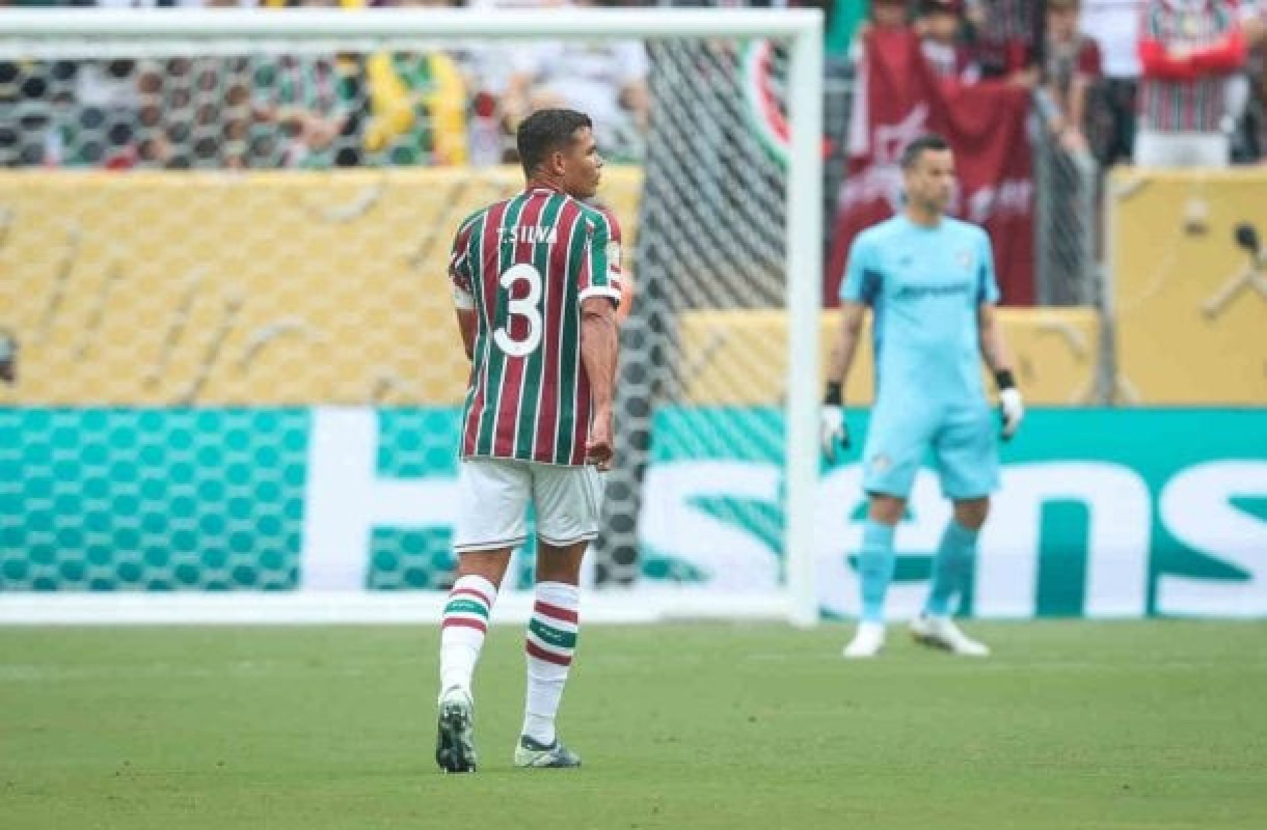 Fifa destaca Fábio e Thiago Silva após estreia do Fluminense