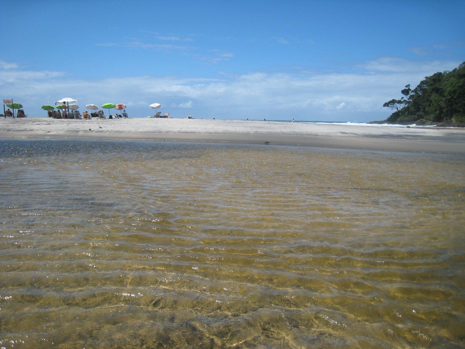  Itacaré (BA)
-Carlos Altman/EM/D.A Press - Itacare - BA. Praia da de Jeribucacu. - A cidade de Itacare na Bahia possui diversas praias totalmente desertas. Um paraiso intocavel que aos poucos se desperta para o ecoturismo. Uma cidade que tem uma vida noturna agitada, bons restaurantes e gente bonita e, com isto, passa atrair turistas do mundo inteiro.