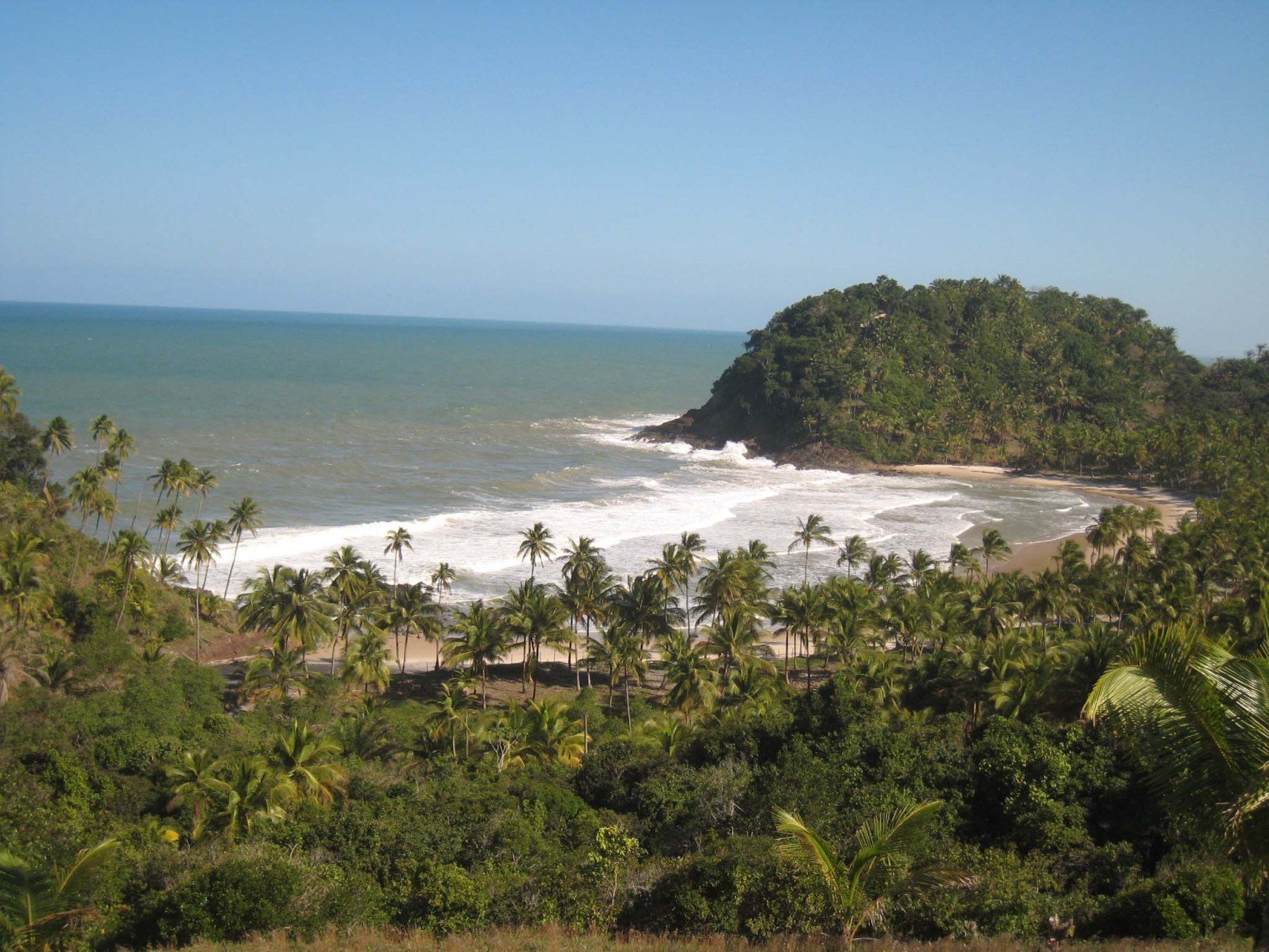  Itacaré (BA)
- Carlos Altman/EM/D.A Press - Itacare - BA. Prainha. - A cidade de Itacare na Bahia possui diversas praias totalmente desertas. Um paraiso intocavel que aos poucos se desperta para o ecoturismo. Uma cidade que tem uma vida noturna agitada, bons restaurantes e gente bonita e, com isto, passa atrair turistas do mundo inteiro.