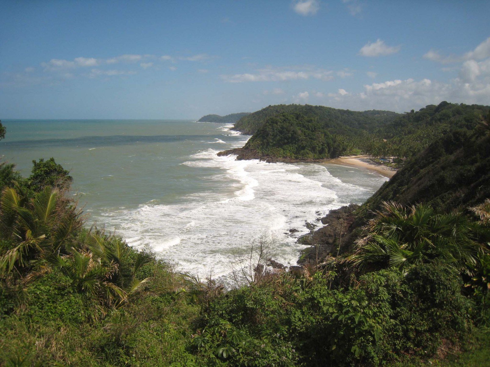  Itacaré (BA)
- Carlos Altman/EM/D.A Press - Itacare - BA. Praia de Sao Jose. - A cidade de Itacare na Bahia possui diversas praias totalmente desertas. Um paraiso intocavel que aos poucos se desperta para o ecoturismo. Uma cidade que tem uma vida noturna agitada, bons restaurantes e gente bonita e, com isto, passa atrair turistas do mundo inteiro.