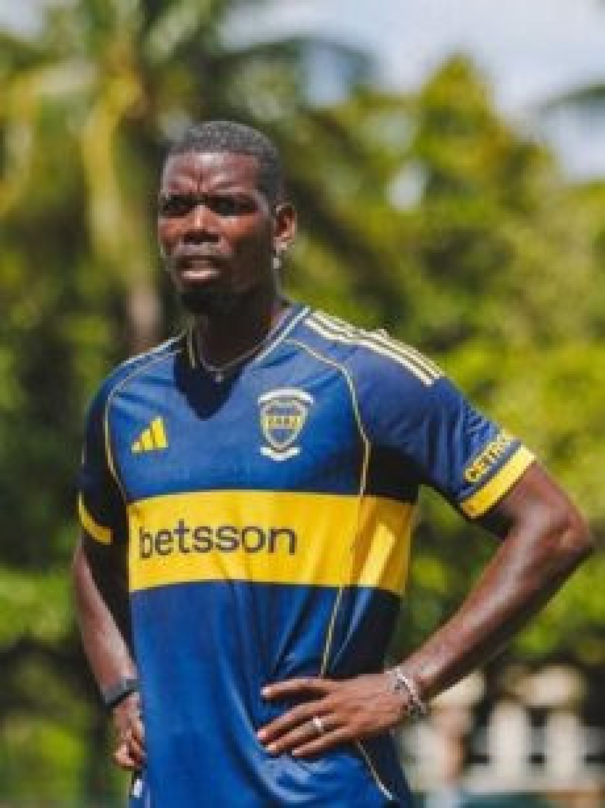 Livre no mercado, Pogba aparece com camisa de time sul-americano que está no Mundial - No Ataque Internacional