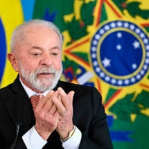 Lula antecipa campanha à reeleição, Tarcísio vai à marcha evangélica - EVARISTO SÁ/AFP