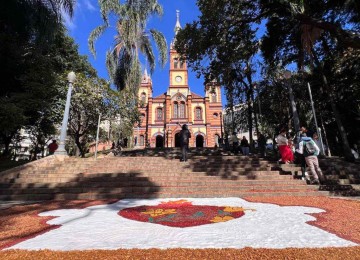 Missas no Santuário Arquidiocesano São José já acontecem desde 7h -  (crédito: Edésio Ferreira/EM/D.A Press)
