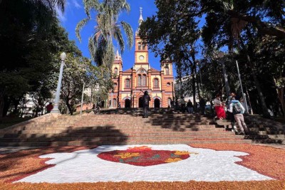 Missas no Santuário Arquidiocesano São José já acontecem desde 7h -  (crédito: Edésio Ferreira/EM/D.A Press)
