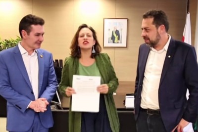 O ministro das Cidades, Jader Barbalho Filho (MDB), recebeu ontem a deputada estadual Bella Gonçalves (PSOL) e o deputado federal Guilherme Boulos (PSOL) -  (crédito: Instagram/Reprodução)