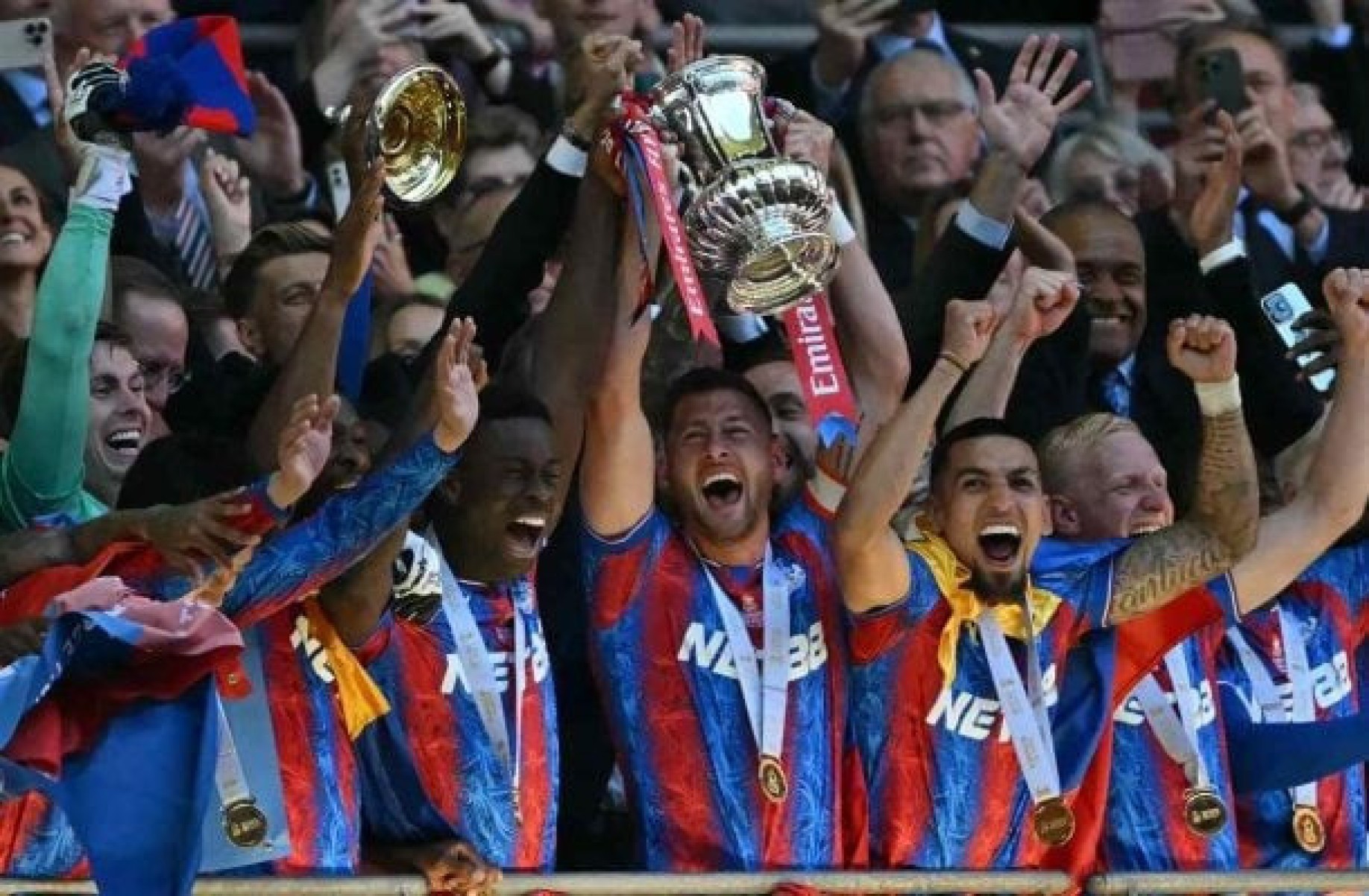 Textor deve vender ações do Crystal Palace por R$ 1,4 bilhão Textor deve vender ações do Crystal Palace por R$ 1,4 bilhão