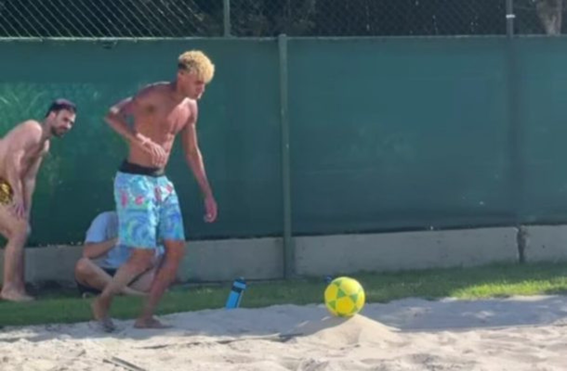 Sorvete em São Paulo e futevôlei com Neymar: Yamal segue curtindo férias no Brasil