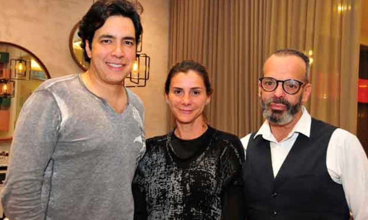 O aniversariante do dia Carlo Dee com Elisa Atheniense e Luiz Sternick - (crédito: isabela teixeira da costa/em/d.a press ) O aniversariante do dia Carlo Dee com Elisa Atheniense e Luiz Sternick - (crédito: isabela teixeira da costa/em/d.a press )
