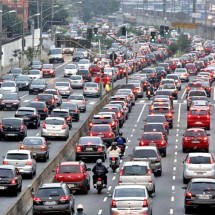 Ônibus mais longo do mundo: número exorbitante de passageiros - Reprodução copiada do site wantedinrome.com