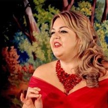 Conheça a cantora soprano brasileira condecorada pela realeza britânica -  Reprodução do Facebook Gabriella Di Laccio