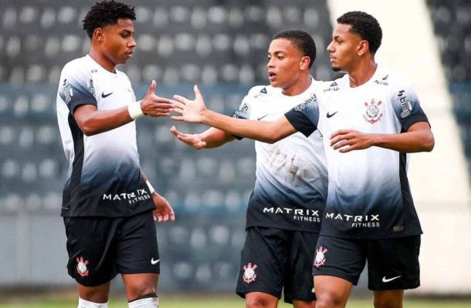Corinthians prepara longa lista de dispensa de jogadores da base