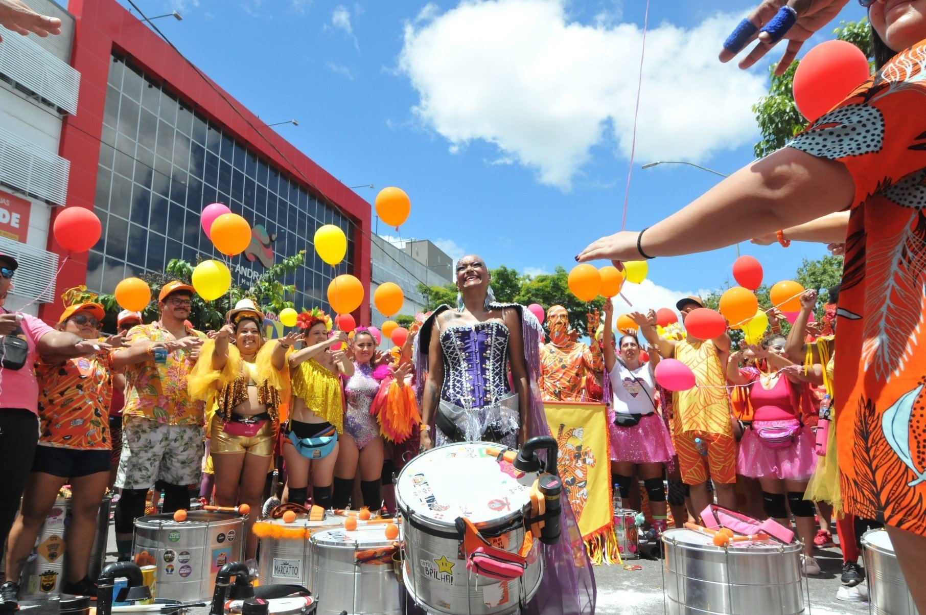 Em 2023, Cris Gil foi homenageada pelo bloco Havayanas Usadas, que desfilou na Avenida dos Andradas-Gladyston Rodrigues /EM/D.A Press