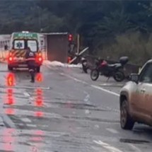 BR-381: tombamento de caminhão interdita a rodovia na Grande BH  - Reprodução/ redes sociais