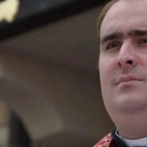 Pra quem não viu: padre italiano encontrou veneno no cálice da missa - Reprodução Twitter